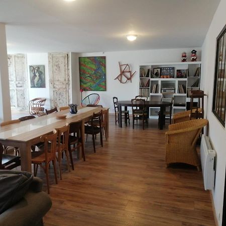 Logement Entier Spacieux Et Confortable A 1 H De Paris Courtenay  Ngoại thất bức ảnh