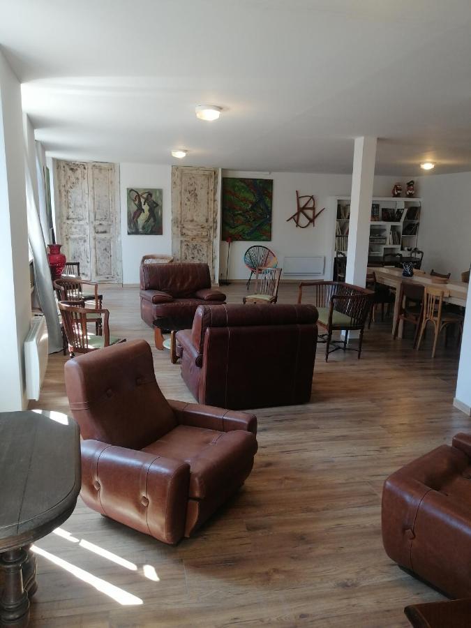 Logement Entier Spacieux Et Confortable A 1 H De Paris Courtenay  Ngoại thất bức ảnh