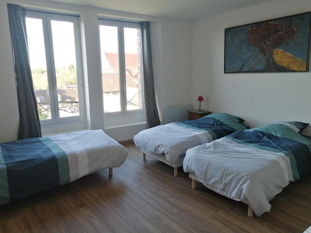 Logement Entier Spacieux Et Confortable A 1 H De Paris Courtenay  Ngoại thất bức ảnh